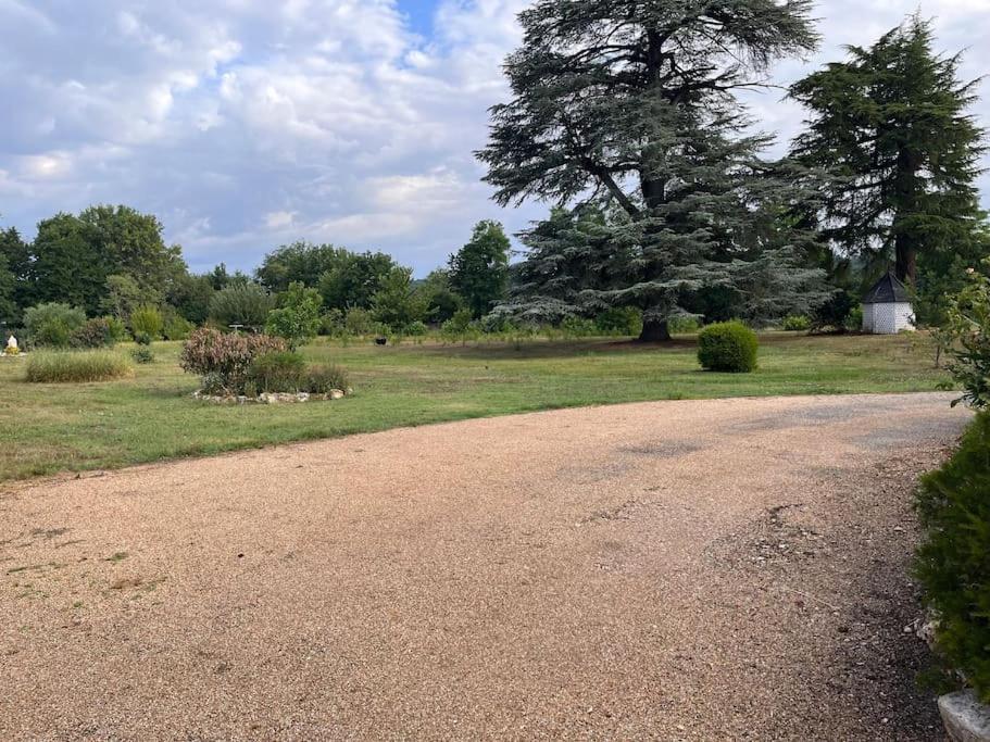 Domaine Clos Et Arbore De 3 Ha Avec Deux Maisons Lamothe-Montravel Kültér fotó
