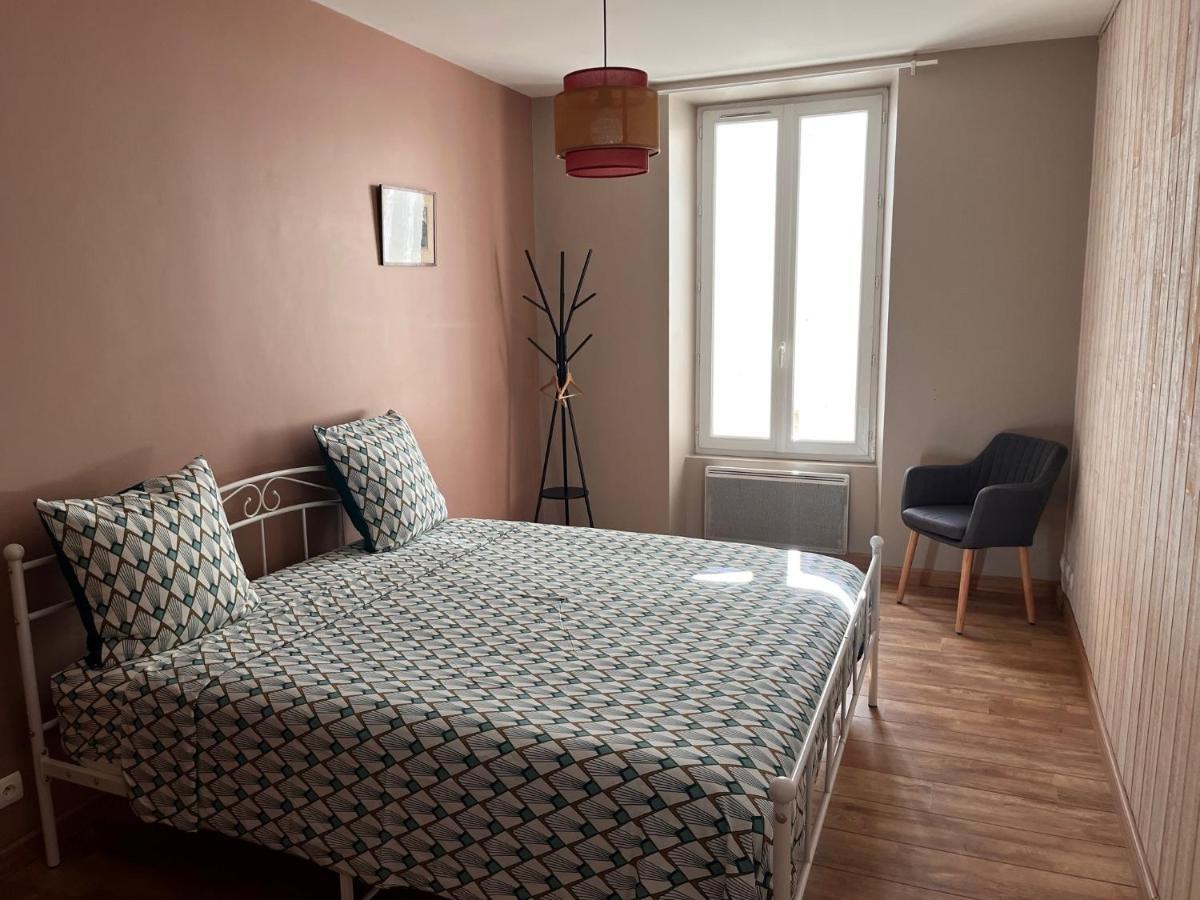 Domaine Clos Et Arbore De 3 Ha Avec Deux Maisons Lamothe-Montravel Kültér fotó