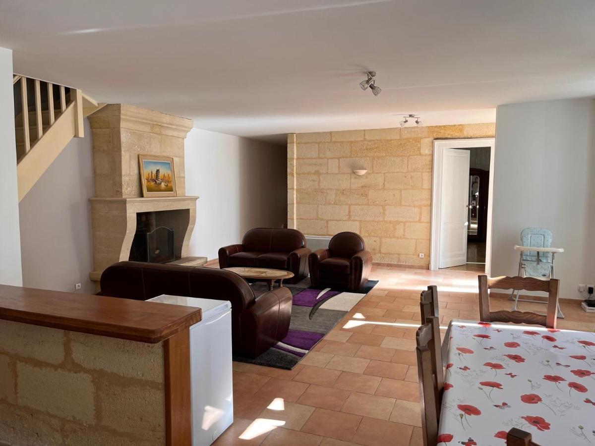 Domaine Clos Et Arbore De 3 Ha Avec Deux Maisons Lamothe-Montravel Kültér fotó